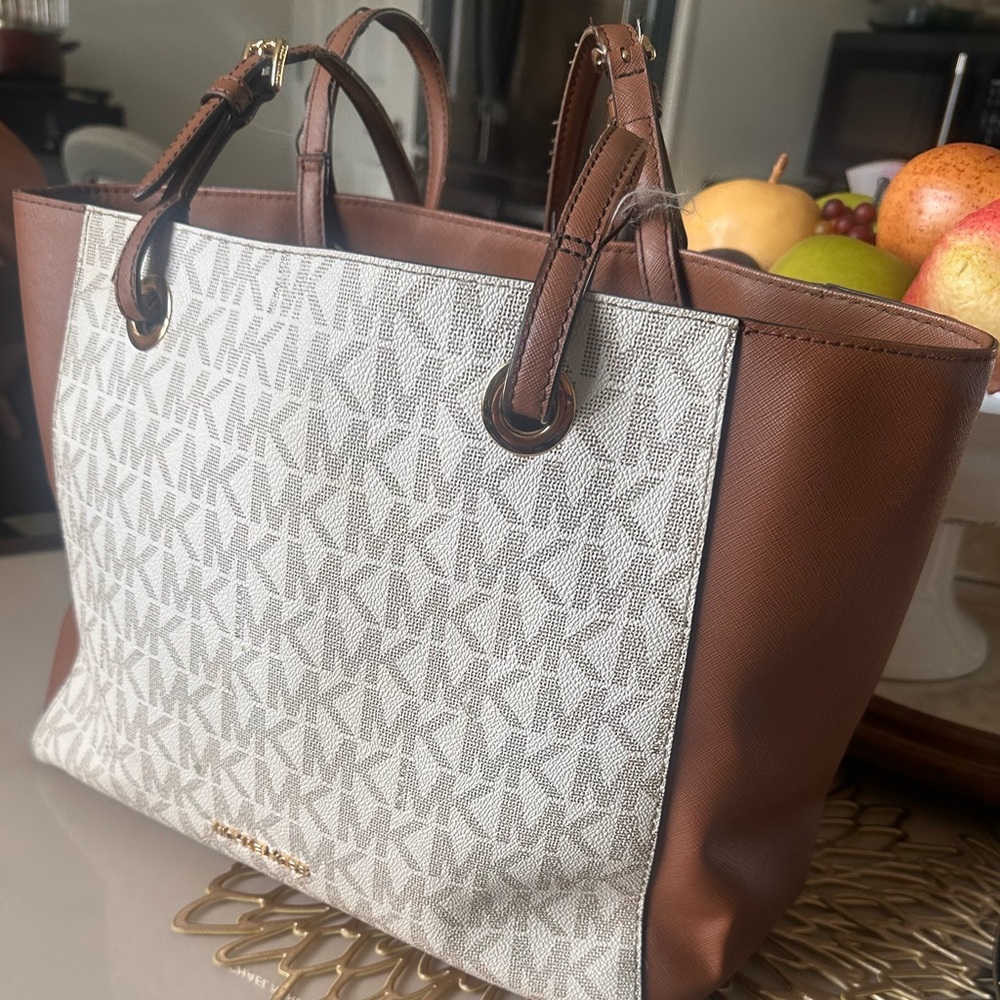 Michael Kors Signature Brown and Cream Tote